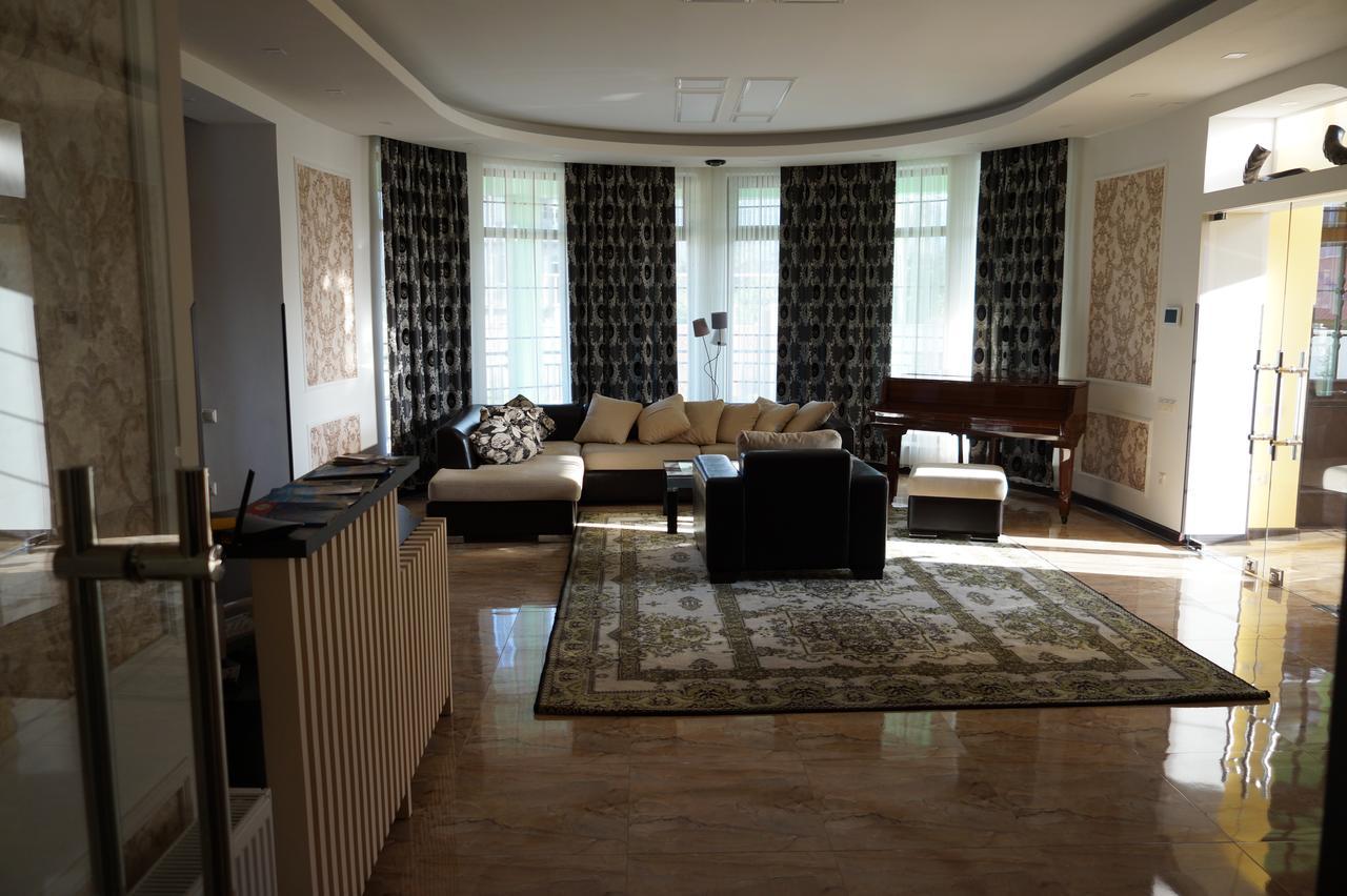 Villa Qero Batumi Esterno foto