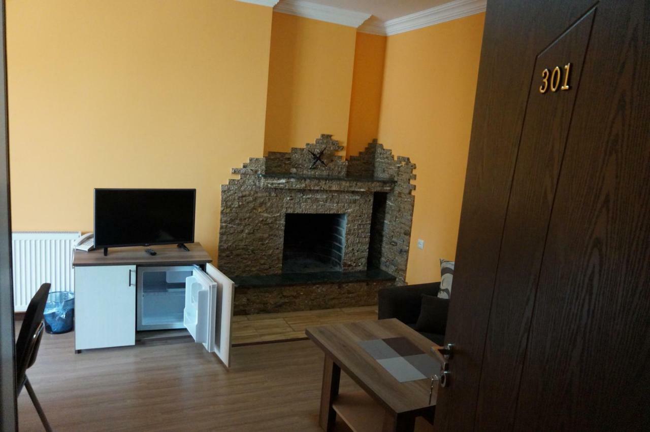 Villa Qero Batumi Esterno foto